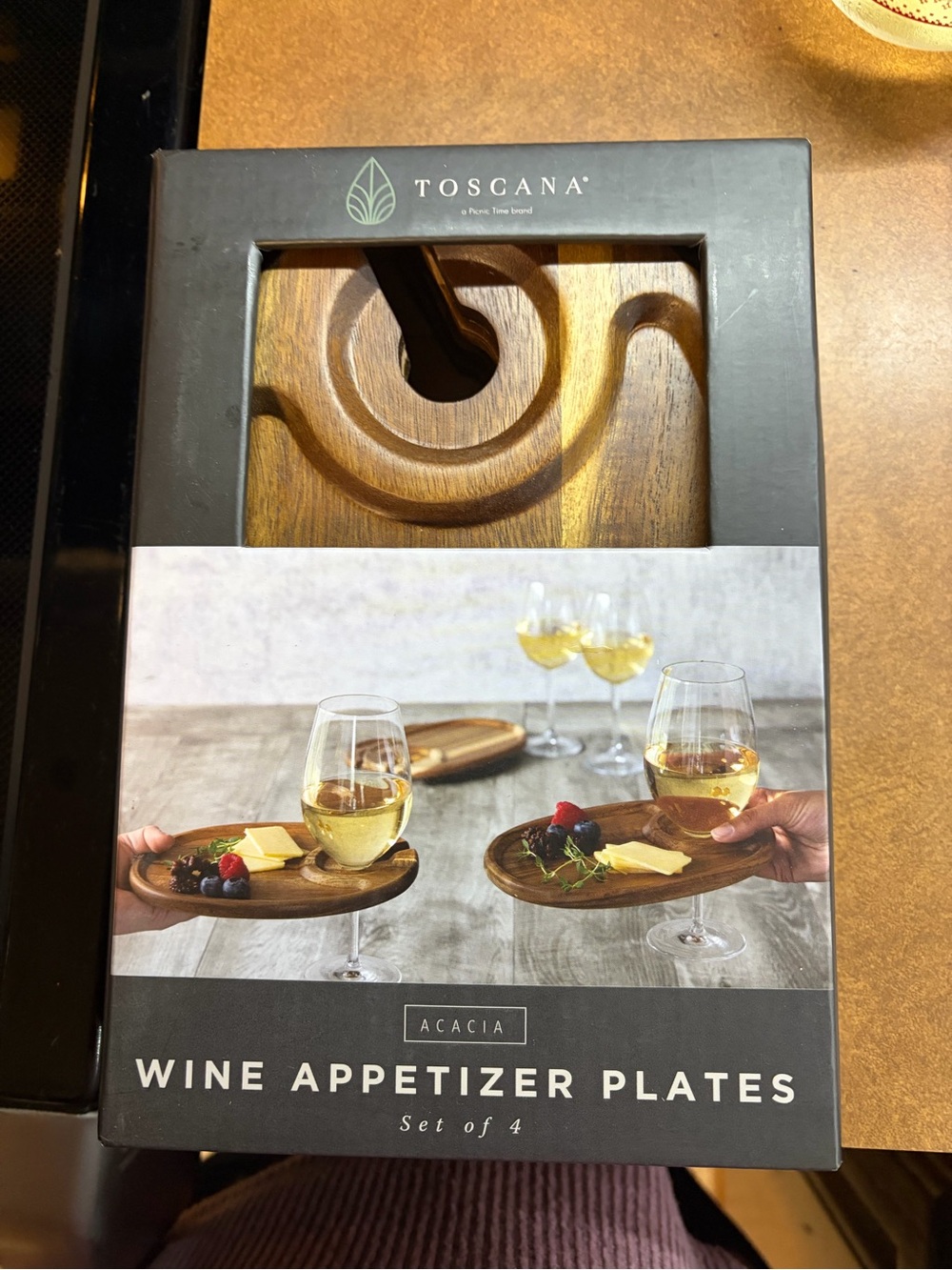 Acacia Wine Appetizer Plates - Set of 4, Brown